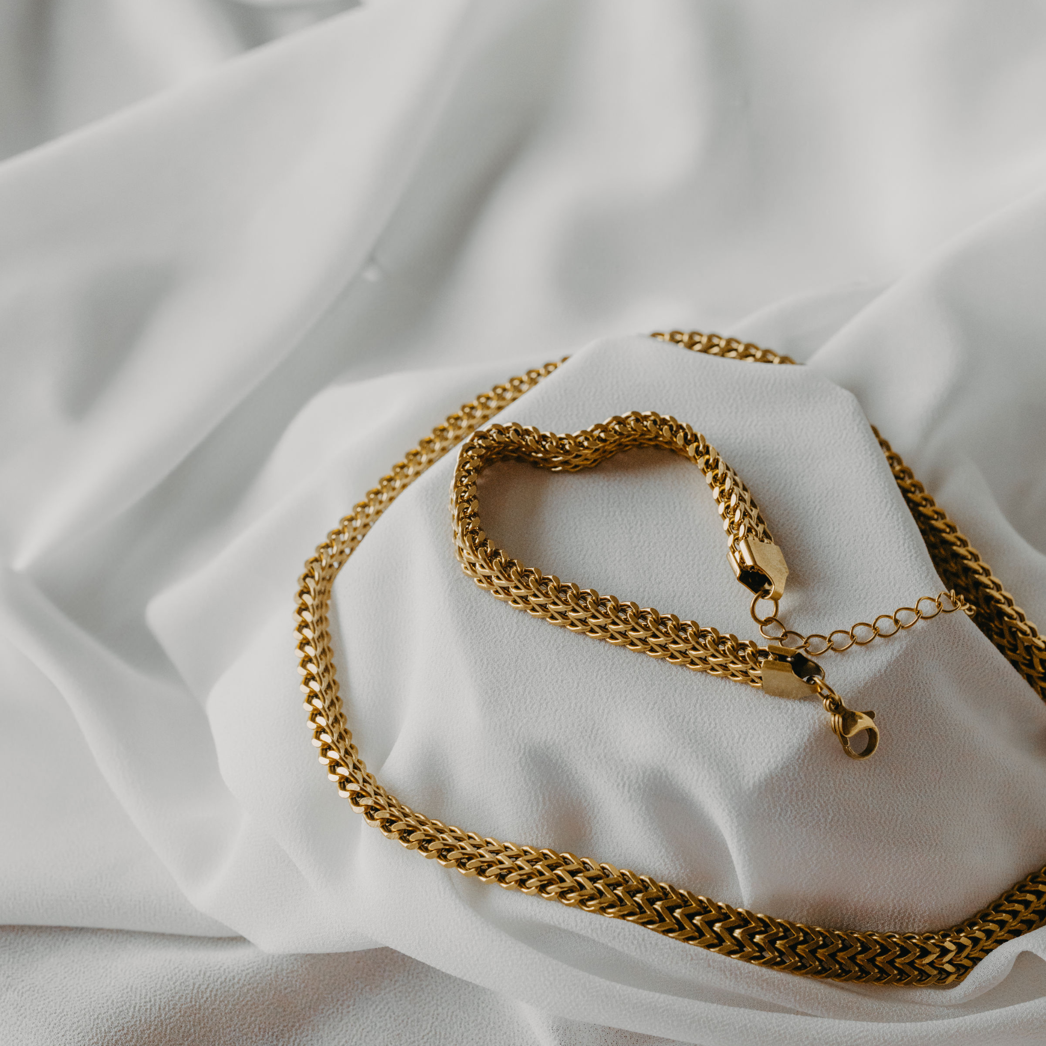 Chained Romance Necklace