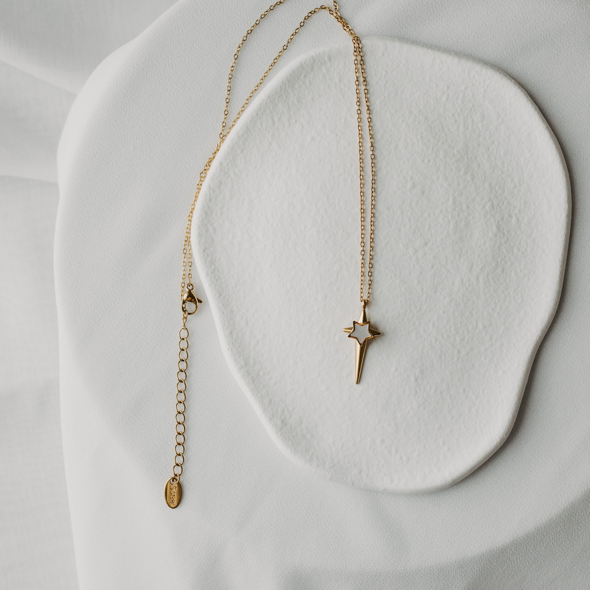 Drop Tide Necklace