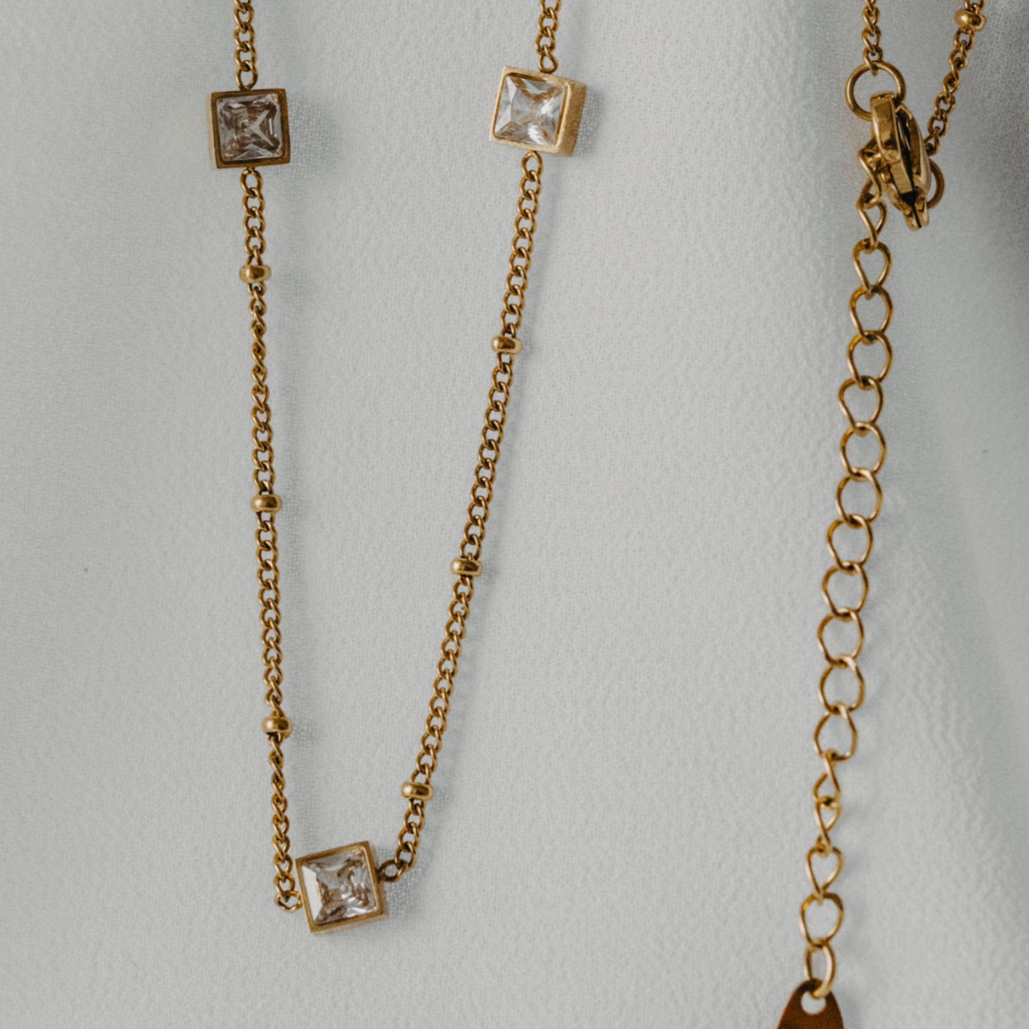 Pure Glow Necklace