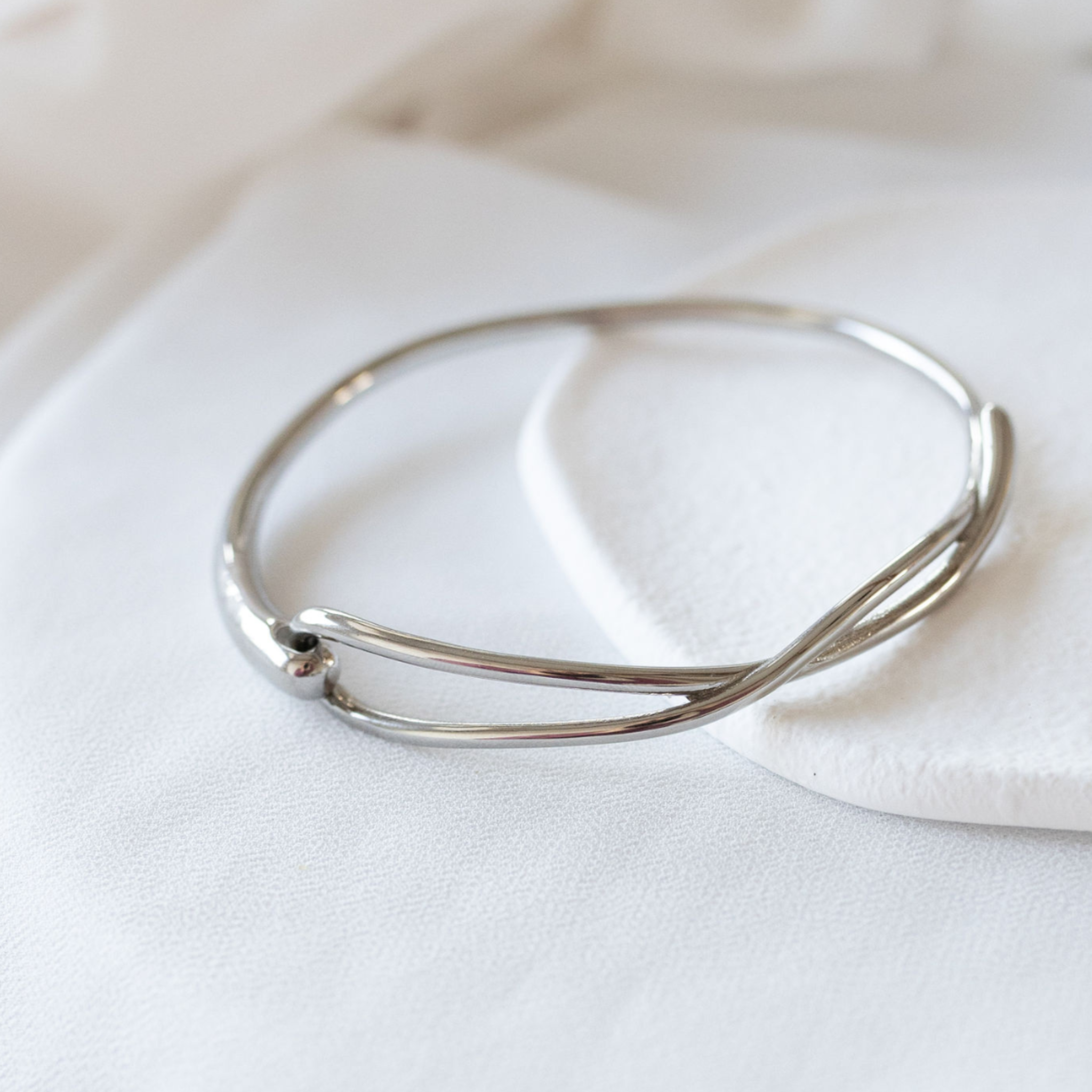 Dainty Drift Bracelet