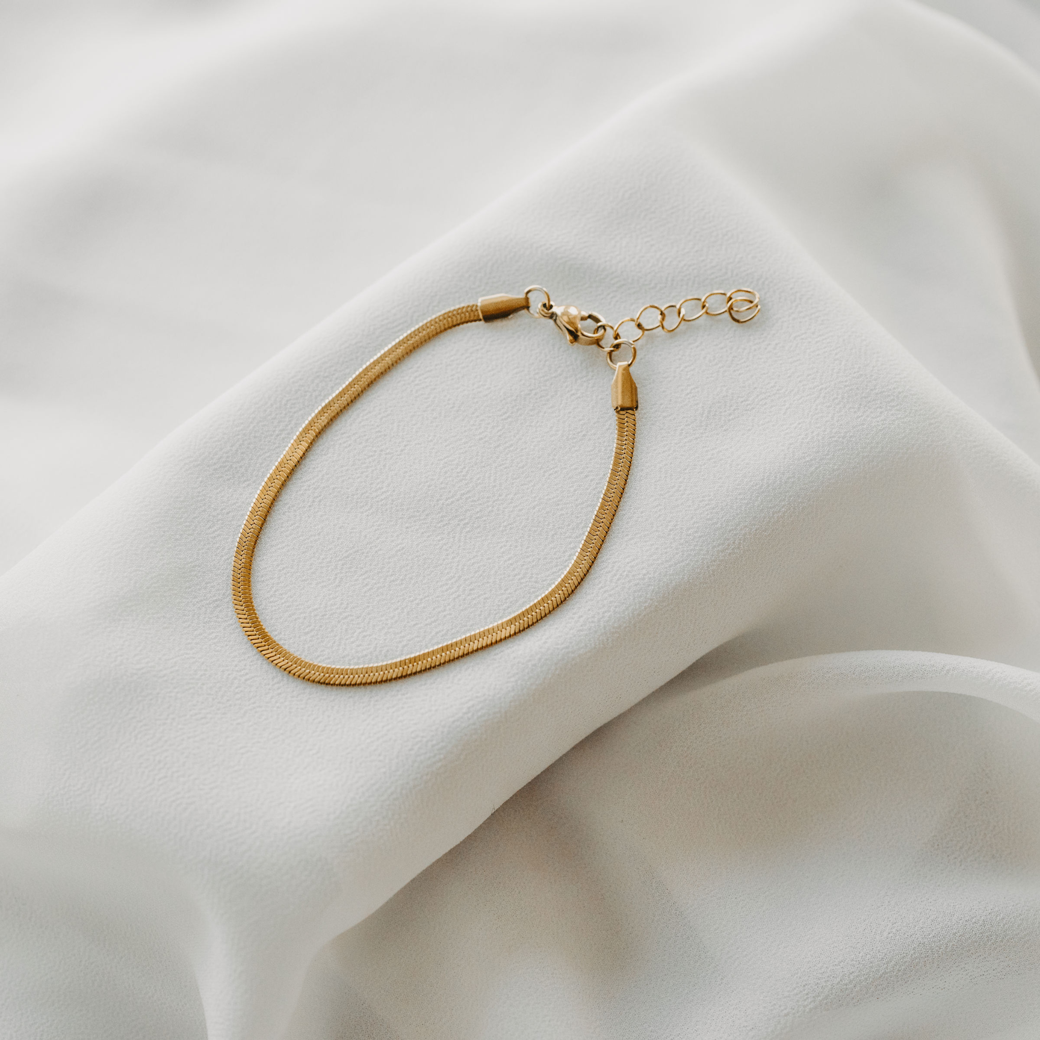 "Eclipse" 3mm Herribone Bracelet