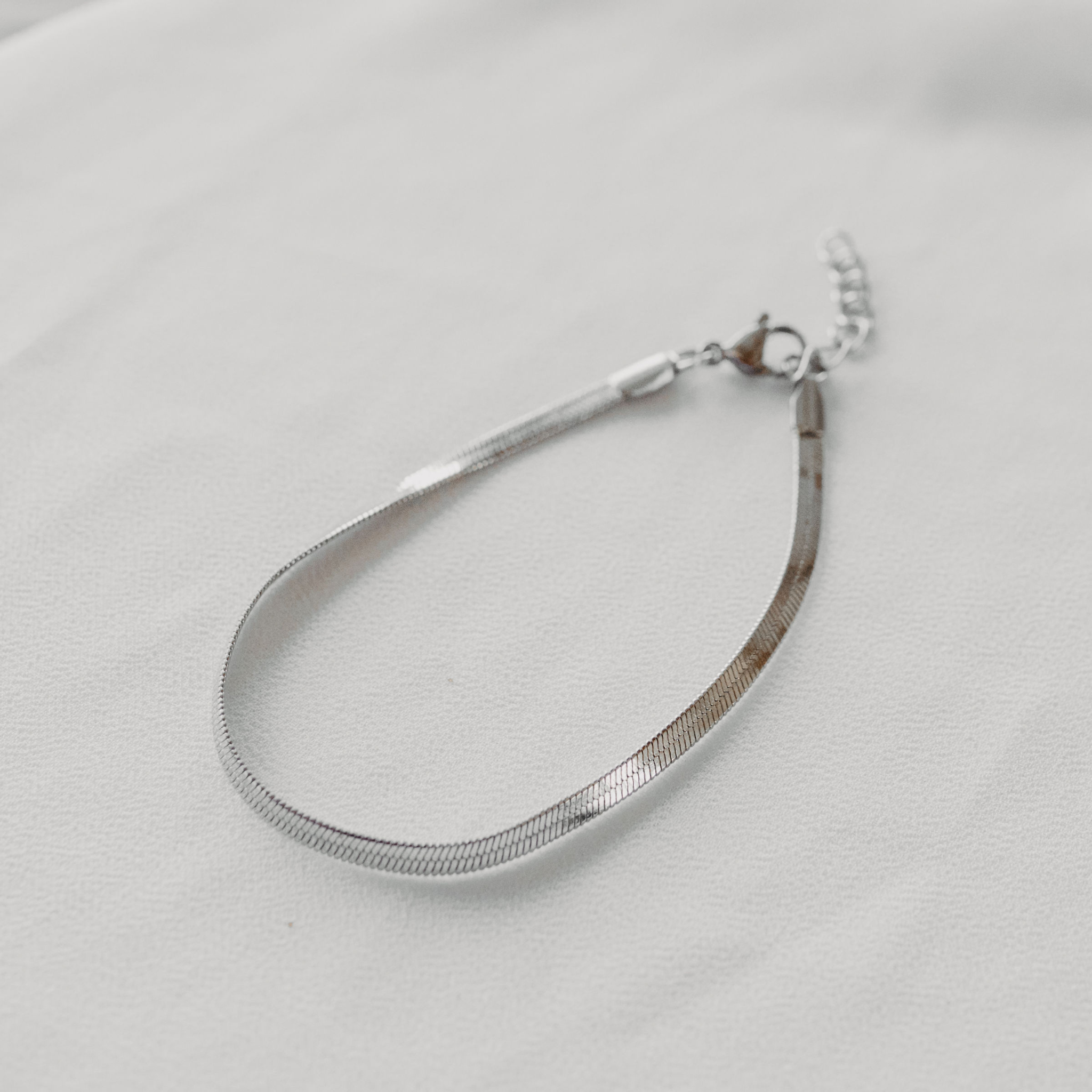 "Eclipse" 3mm Herribone Bracelet