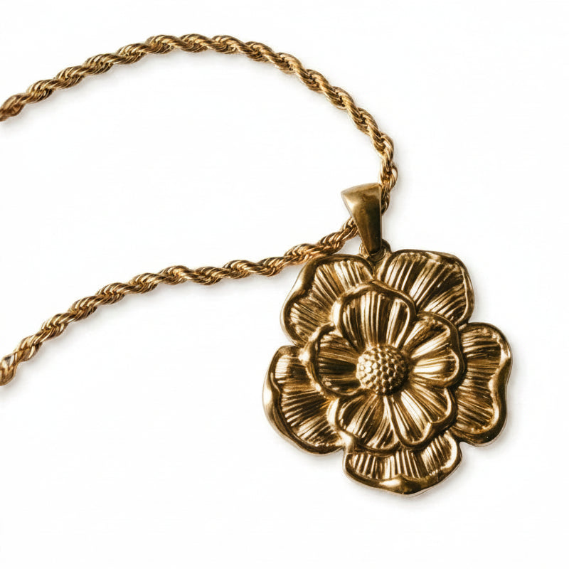 Isla Bloom Necklace