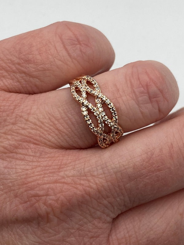 Criss Cross Ring